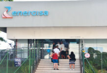 Festa de 120 anos contrasta com insatisfação: clientes da Energisa cobram melhorias urgentes em MS