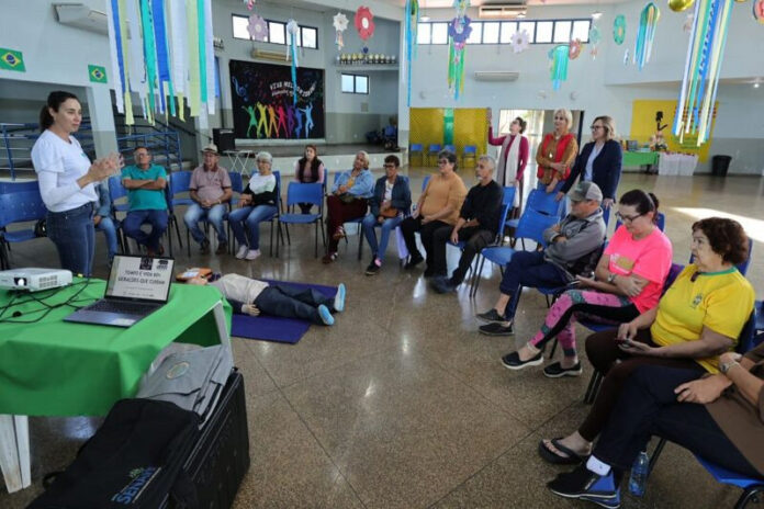 Idosos recebem formação de primeiros socorros em Dourados_6a51a4f533880.jpeg