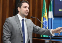 Justiça Eleitoral multa Catan em R$ 10 mil por vídeo com IA contra Riedel