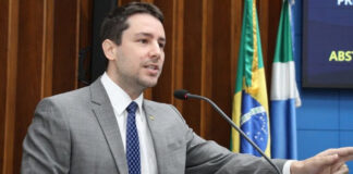 Justiça Eleitoral multa Catan em R$ 10 mil por vídeo com IA contra Riedel