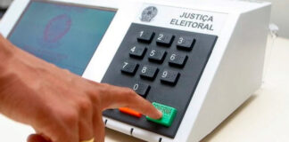 Justiça Eleitoral orienta eleitores sobre prazo para solicitar voto em trânsito nas Eleições 2026