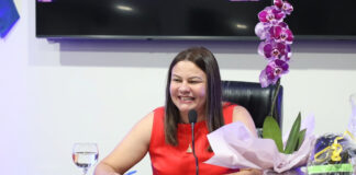 Prefeitura abre sindicância contra Ana Paula por não cumprir horário como professora da Reme