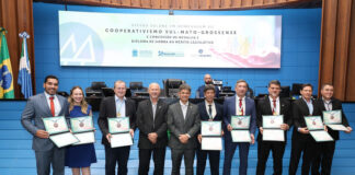 Sicredi Centro-Sul MS/BA recebe Medalha do Mérito Legislativo em homenagem ao cooperativismo sul-mato-grossense