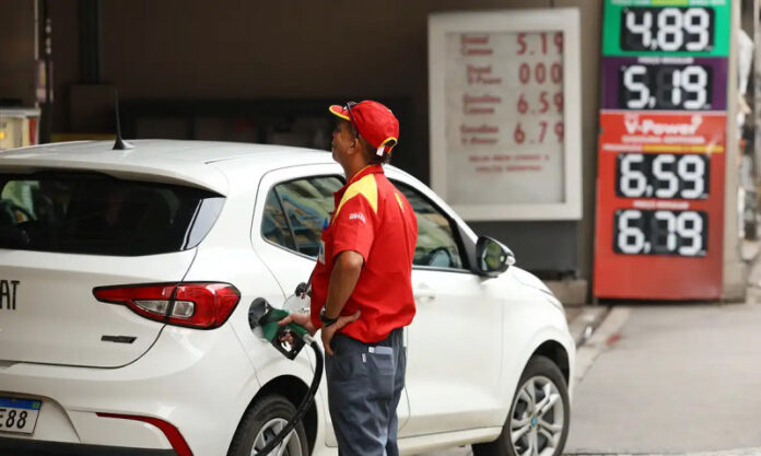 Aumento de etanol na gasolina divide opiniões sobre impacto em carros_6a6ea6464a760.jpeg