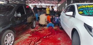 Dupla de moto atira contra homem em garagem e foge em Dourados