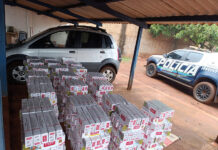 Polícia apreende 1.150 pacotes de cigarros após veículo sair da pista