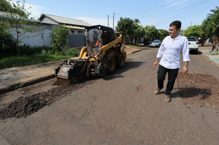 Prefeitura avança com recuperação de asfalto deteriorado no Jardim Maringá_6a7e780c18927.jpeg