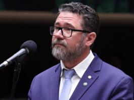 “Votei errado”: deputado reconhece falha após se opor à redução de impostos sobre combustíveis