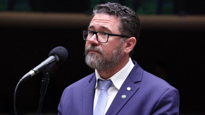 “Votei errado”: deputado reconhece falha após se opor à redução de impostos sobre combustíveis_6a7e7c37c5b2b.jpeg